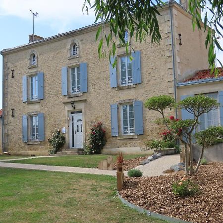 Chambres D'Hotes Le Tilleul Saint-Hilaire-des-Loges Εξωτερικό φωτογραφία