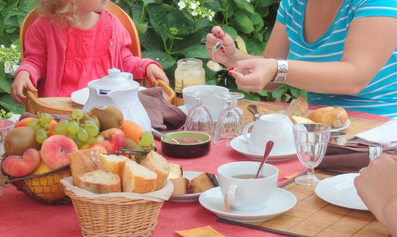 Chambres D'Hotes Le Tilleul Saint-Hilaire-des-Loges Εξωτερικό φωτογραφία